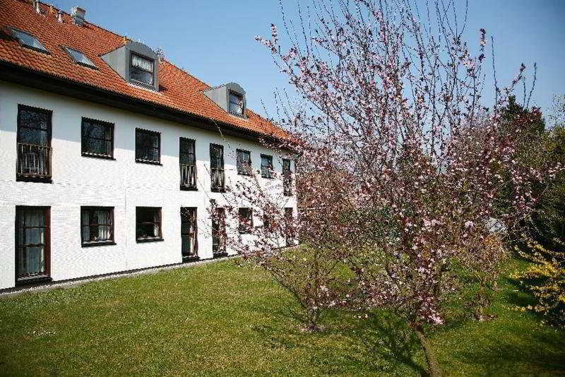 Lindenhotel Hotel 3*